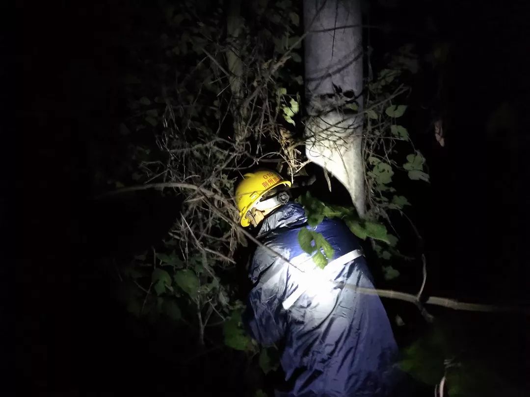 水電分公司開啟夜巡模式，確保電力設(shè)備“不中暑”