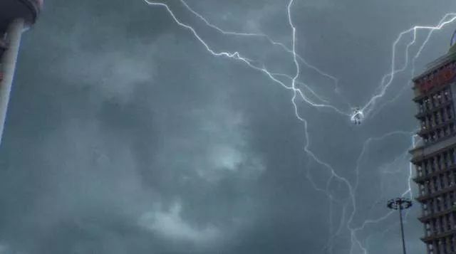 大雨傾城的這個季節(jié)，智慧城市安防監(jiān)控給你關(guān)懷